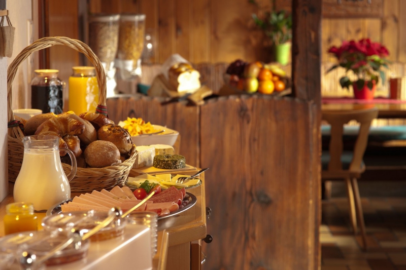 brasserie-LE CANNET-min_breakfast_buffet_food_restaurant_meal_hotel_plate_fresh-718745